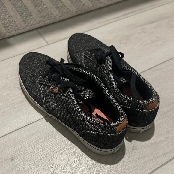 VANS - Picture 4 of 5